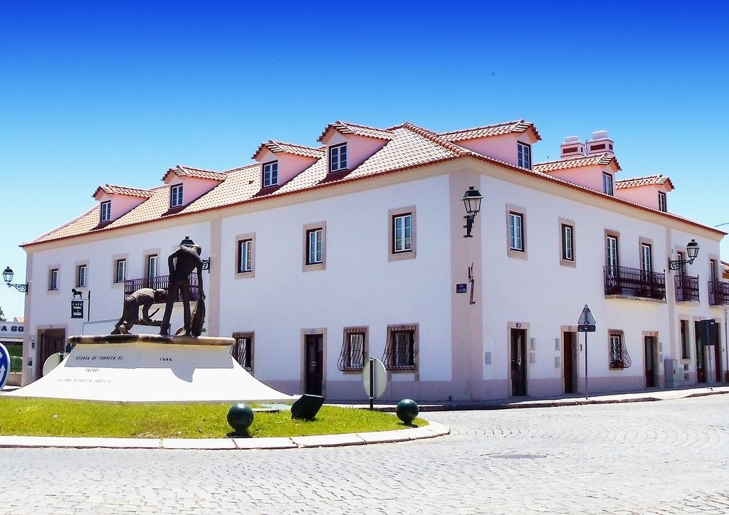 Casa Do Largo - Golega - Turismo De Habitacao Hotel Buitenkant foto